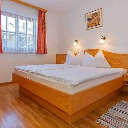 Bauernhof Schornlehen 아파트 그로살